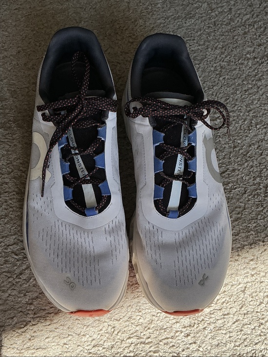 On Running Men\'s Athletic Shoes White and Blue with Red Accents main image 9